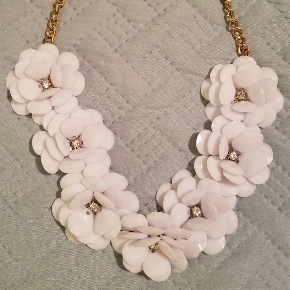 White flower necklace